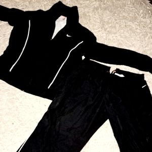 Windbreaker sweat suit